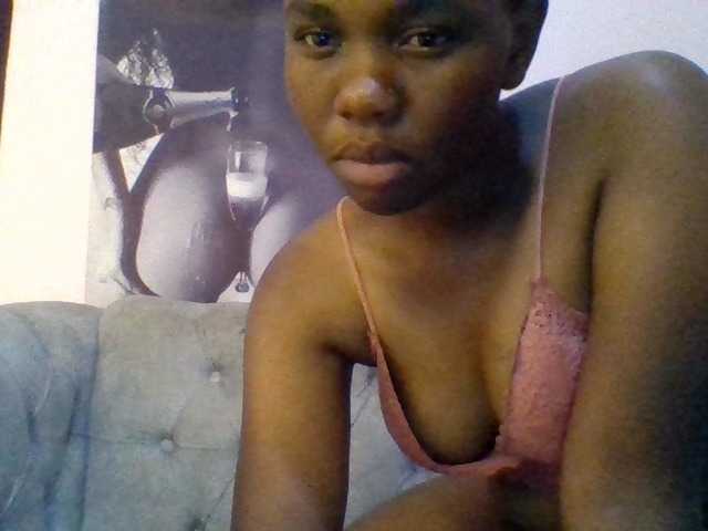 Kittydew live cam on BongaCams
