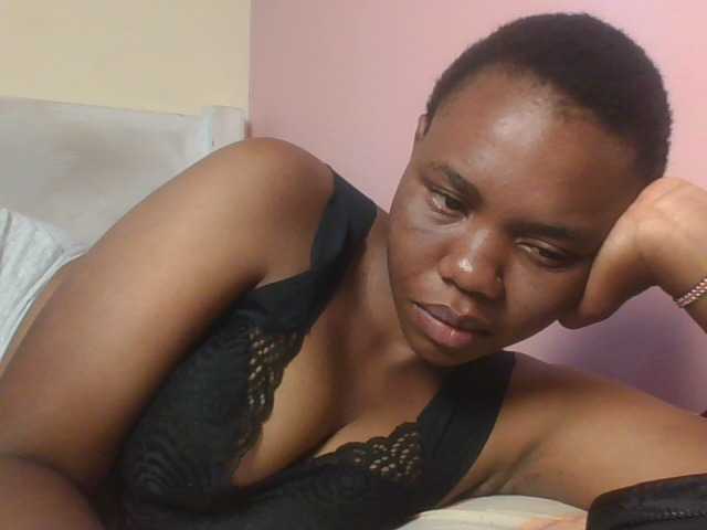 Kittydew live cam on BongaCams