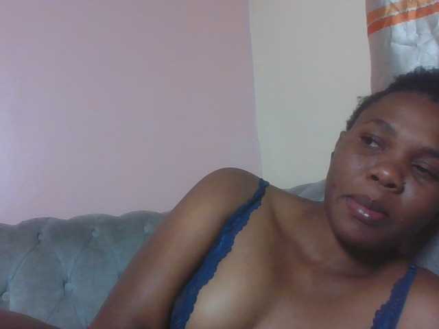 Kittydew live cam on BongaCams