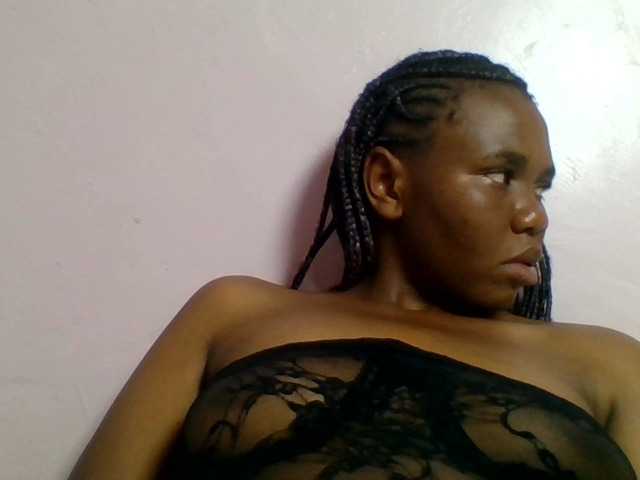 Kittydew live cam on BongaCams