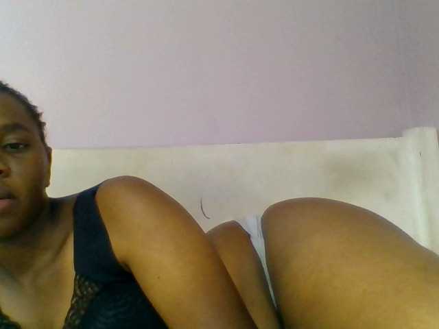 Kittydew live cam on BongaCams