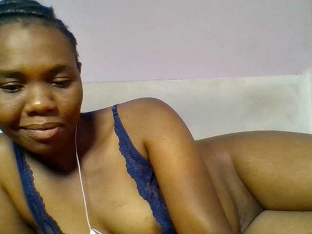 Kittydew live cam on BongaCams