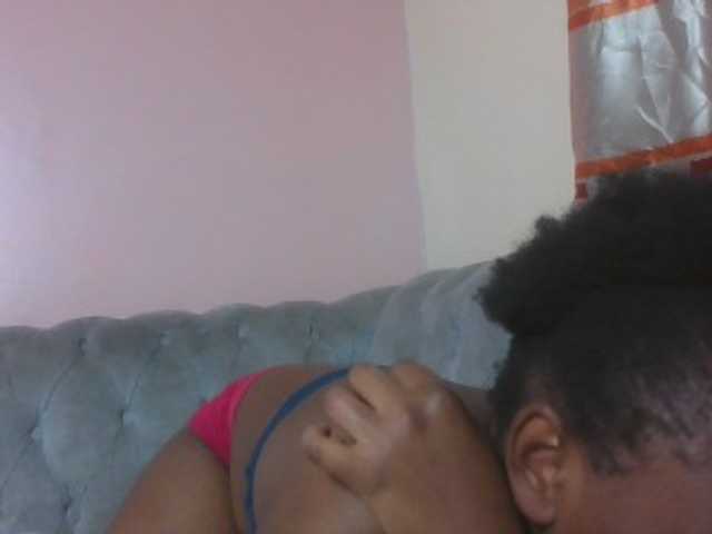 Kittydew live cam on BongaCams