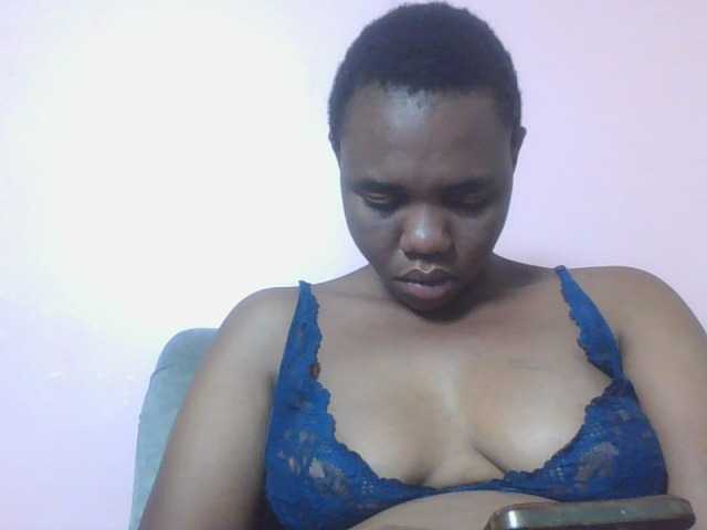 Kittydew live cam on BongaCams