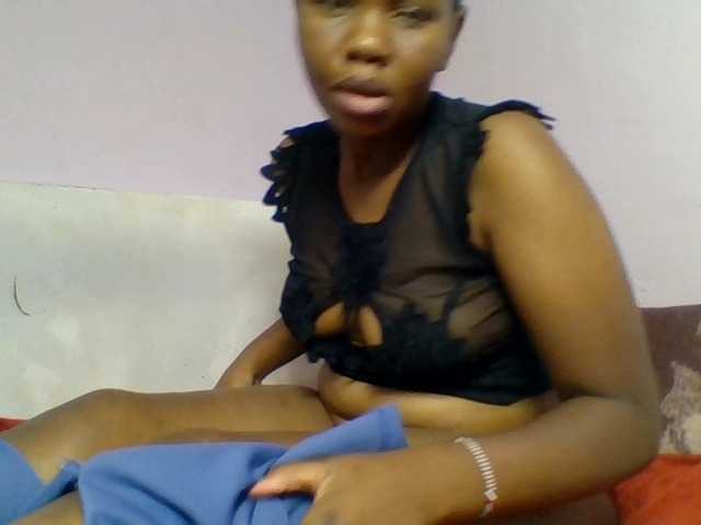 Kittydew live cam on BongaCams