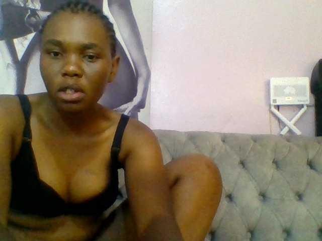 Kittydew live cam on BongaCams