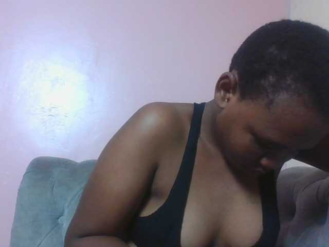 Kittydew live cam on BongaCams