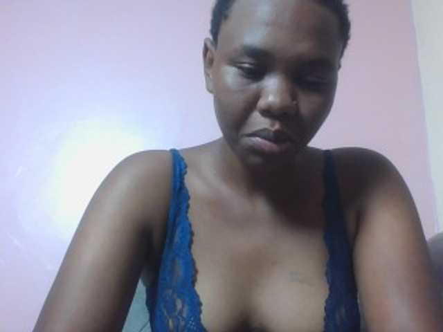 Kittydew live cam on BongaCams