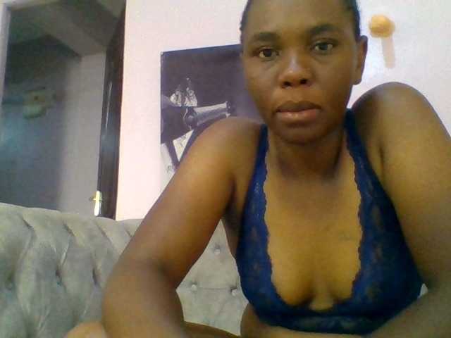 Kittydew live cam on BongaCams
