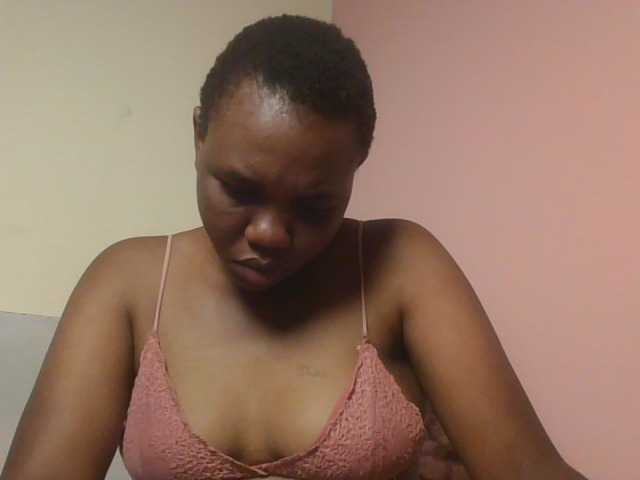 Kittydew live cam on BongaCams
