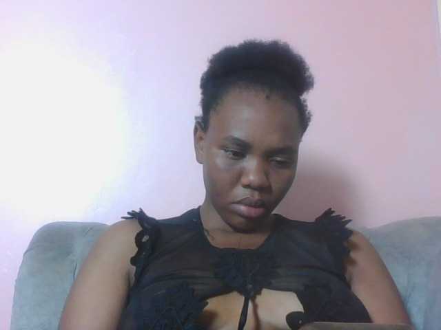 Kittydew live cam on BongaCams