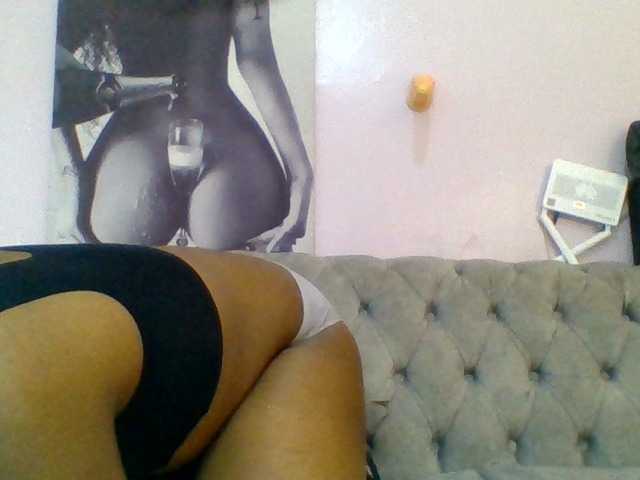 Kittydew live cam on BongaCams