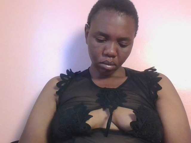 Kittydew live cam on BongaCams