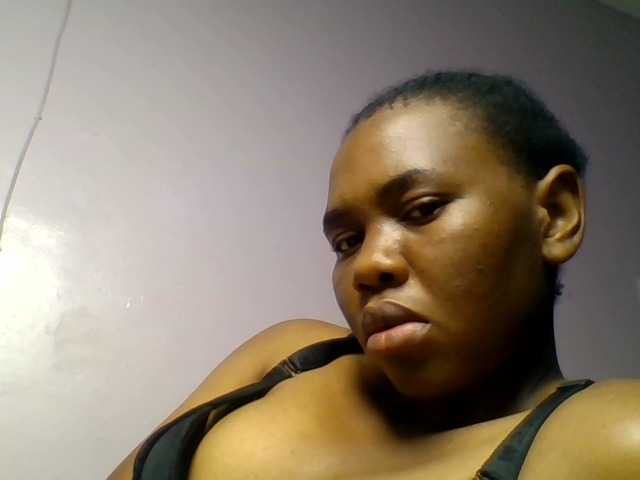Kittydew live cam on BongaCams