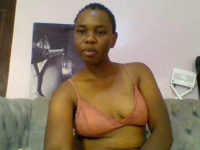 Kittydew live cam on BongaCams