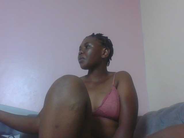 Kittydew live cam on BongaCams