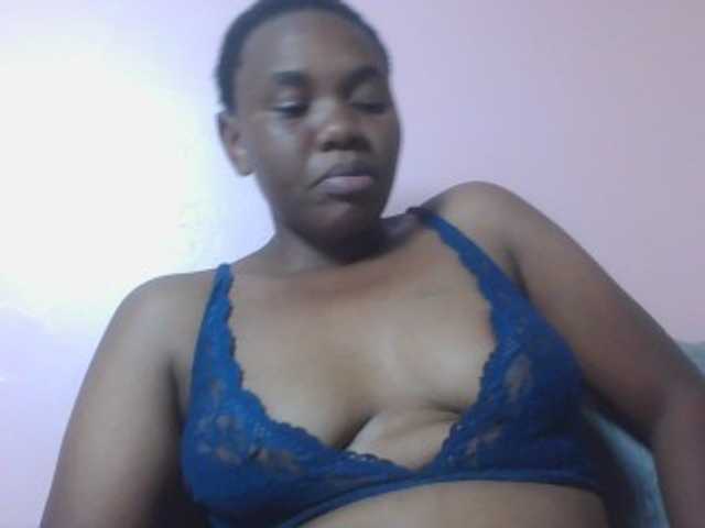 Kittydew live cam on BongaCams
