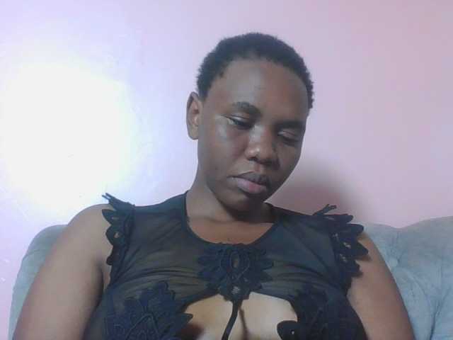 Kittydew live cam on BongaCams