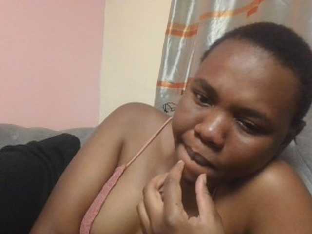 Kittydew live cam on BongaCams