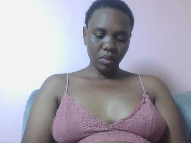 Kittydew live cam on BongaCams
