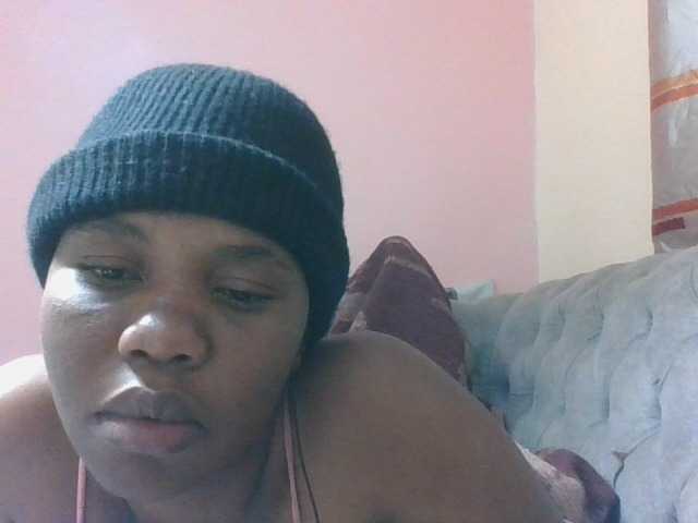 Kittydew live cam on BongaCams