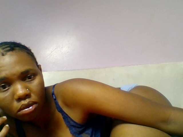 Kittydew live cam on BongaCams