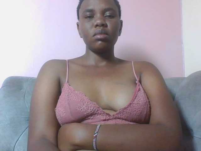 Kittydew live cam on BongaCams