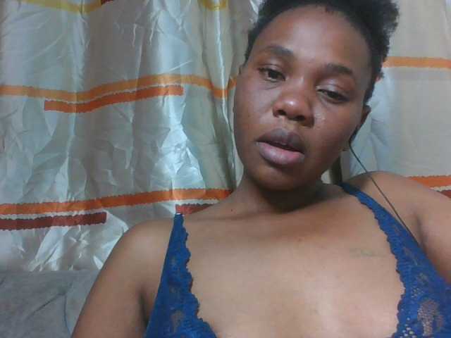 Kittydew live cam on BongaCams