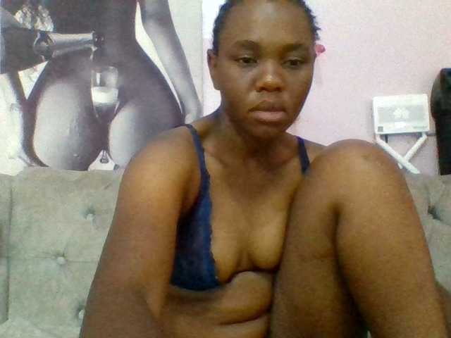 Kittydew live cam on BongaCams