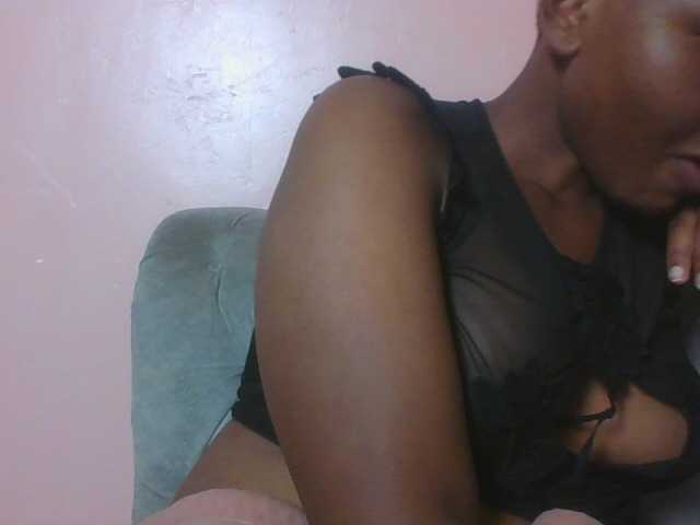 Kittydew live cam on BongaCams