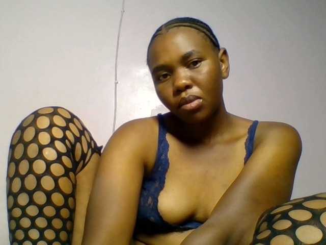 Kittydew live cam on BongaCams