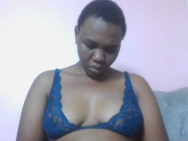 Kittydew live cam on BongaCams