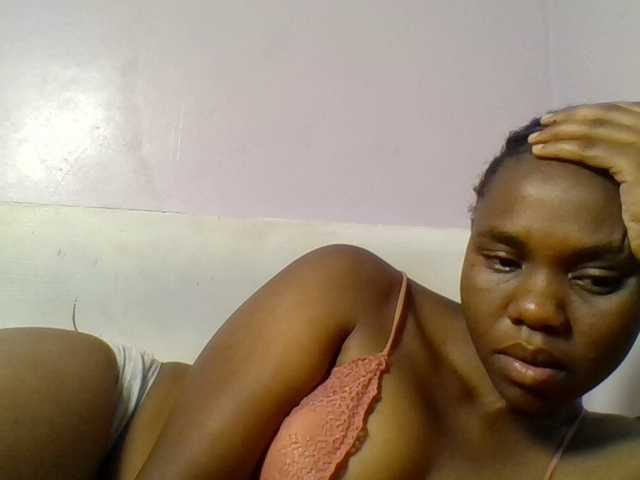 Kittydew live cam on BongaCams