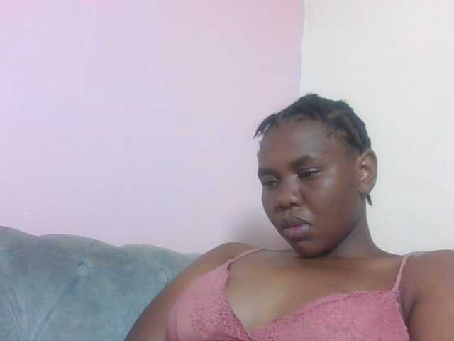 Kittydew live cam on BongaCams