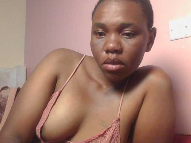 Kittydew, en vivo ahora en BongaCams