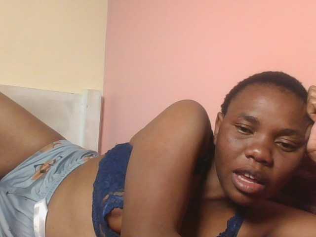 Kittydew live cam on BongaCams