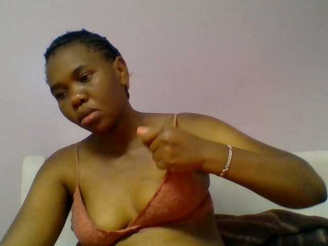Kittydew live cam on BongaCams