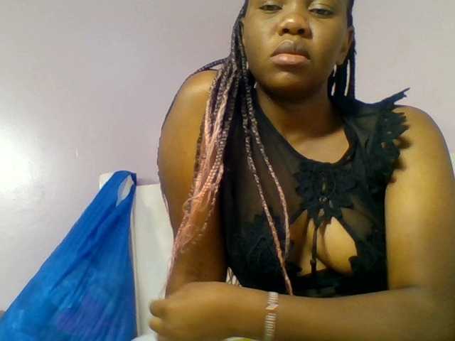 Kittydew live cam on BongaCams