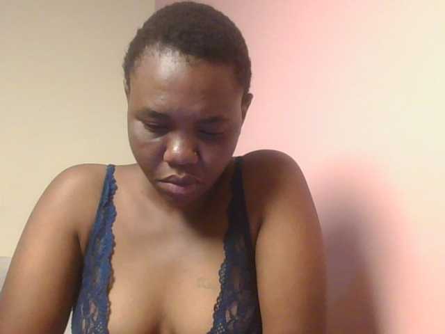 Kittydew live cam on BongaCams