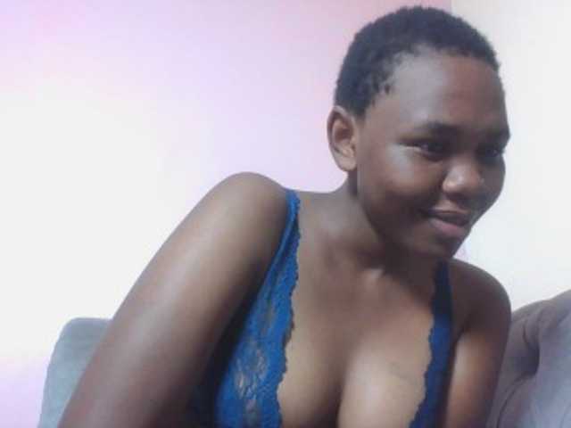 Kittydew live cam on BongaCams
