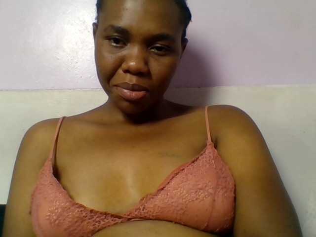 Kittydew live cam on BongaCams