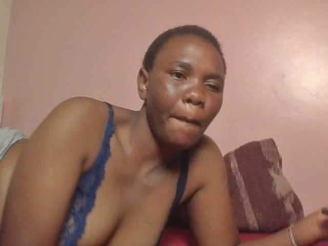 Kittydew live cam on BongaCams