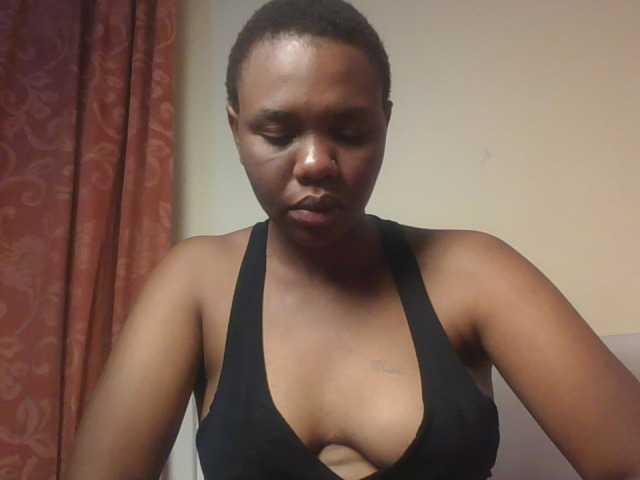 Kittydew live cam on BongaCams