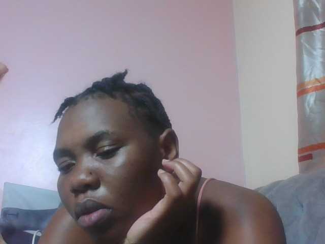 Kittydew live cam on BongaCams