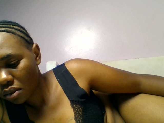 Kittydew live cam on BongaCams