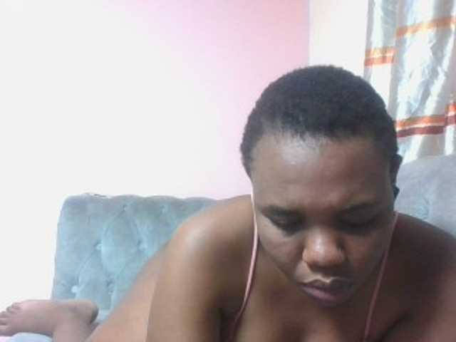 Kittydew live cam on BongaCams