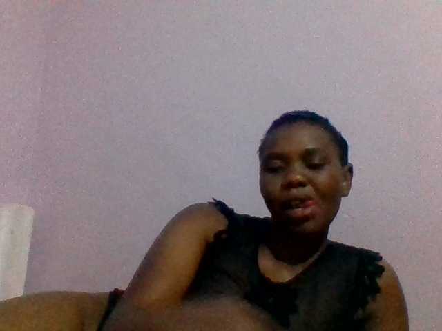 Kittydew live cam on BongaCams