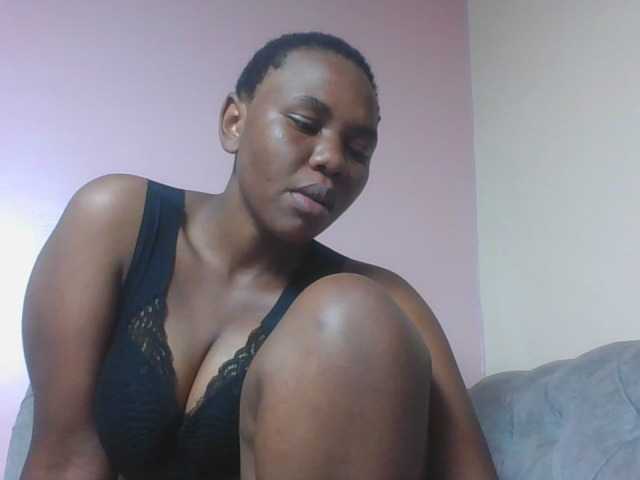 Kittydew live cam on BongaCams