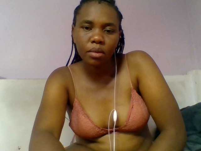Kittydew live cam on BongaCams