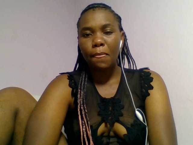 Kittydew live cam on BongaCams
